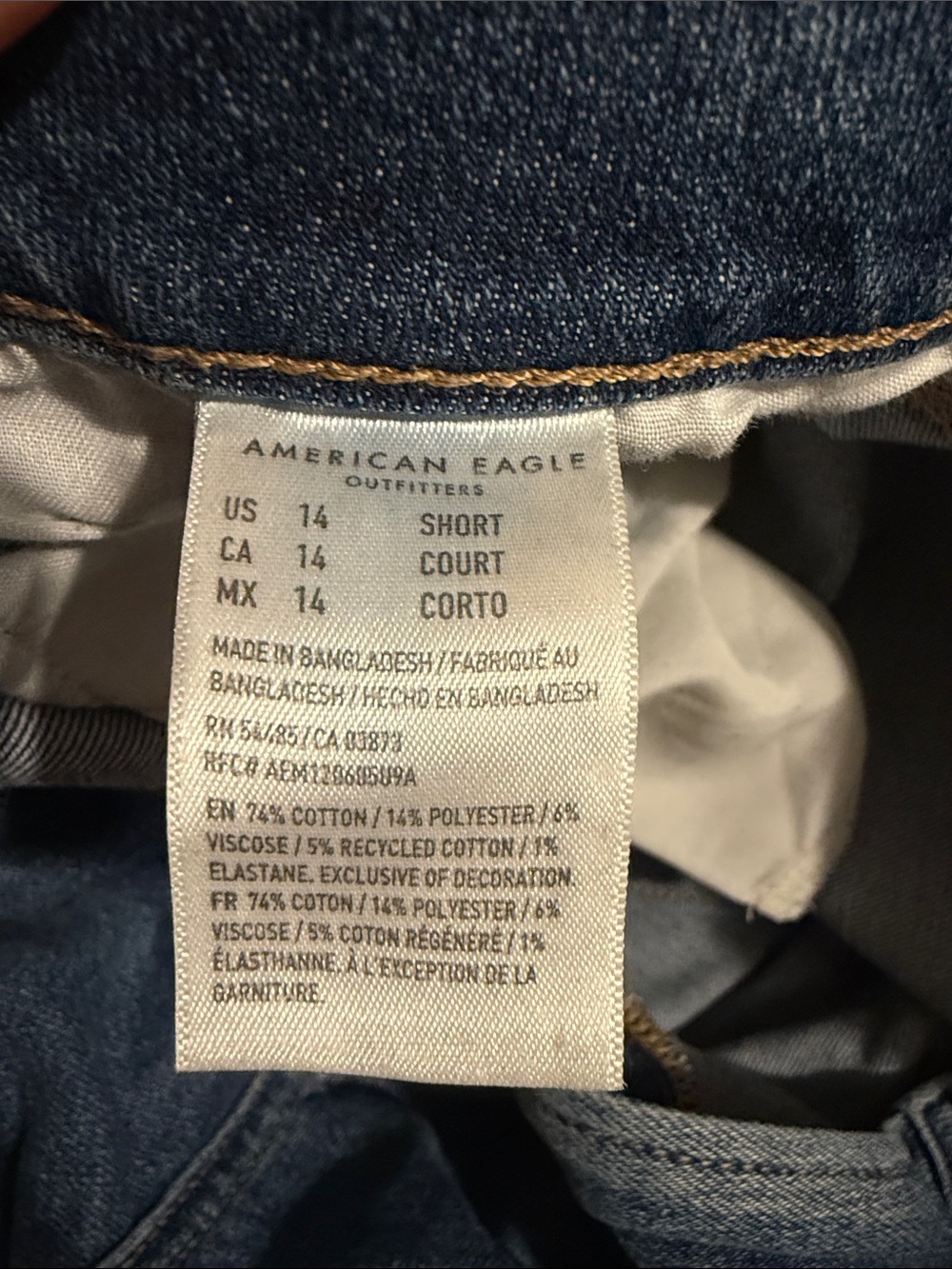 American Eagle High-Rise Mom Blue Jeans - Picture 3 of 4